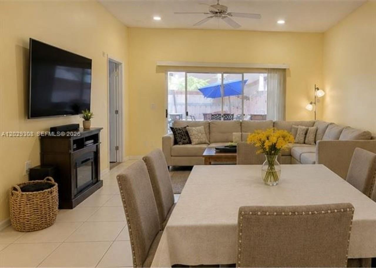 16143 Emerald Cove Rd - Photo 3 of 7