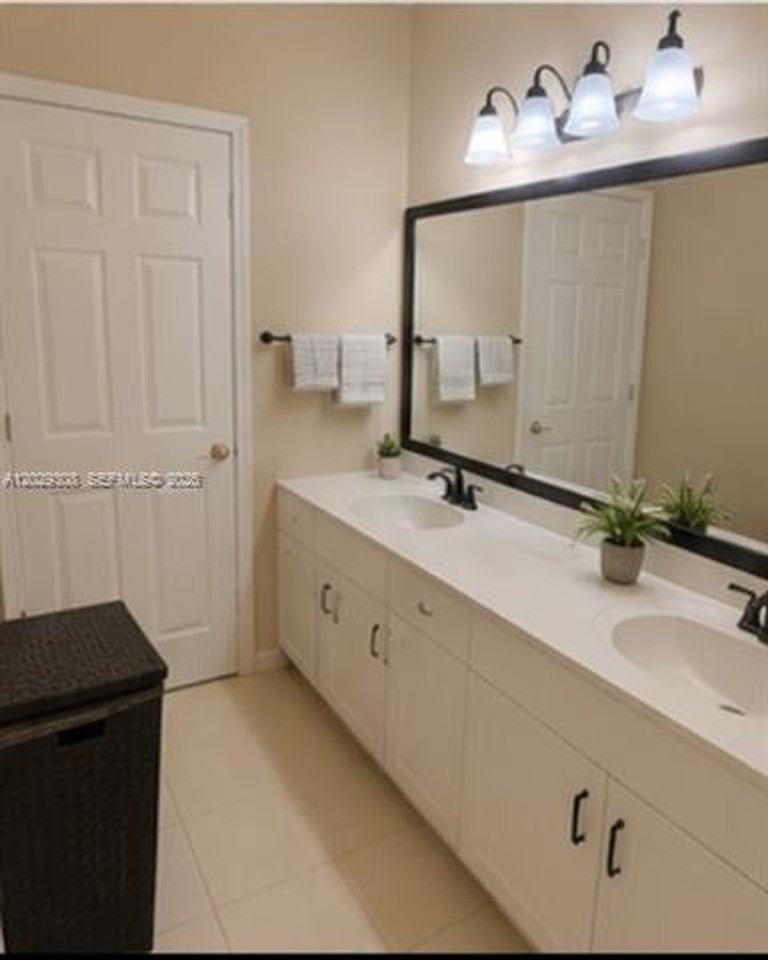 16143 Emerald Cove Rd - Photo 5 of 7