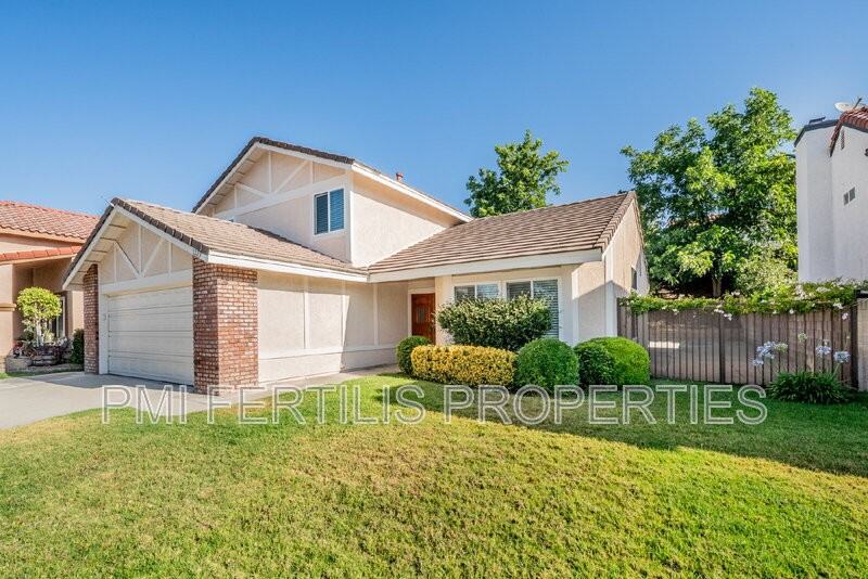 1229 Hibiscus St - Photo 3 of 50