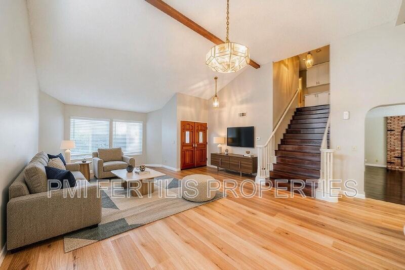 1229 Hibiscus St - Photo 6 of 50
