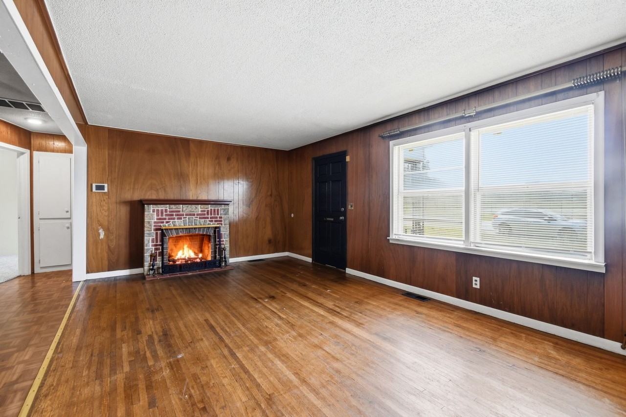 2159 E 28th St N - Photo 3 of 23