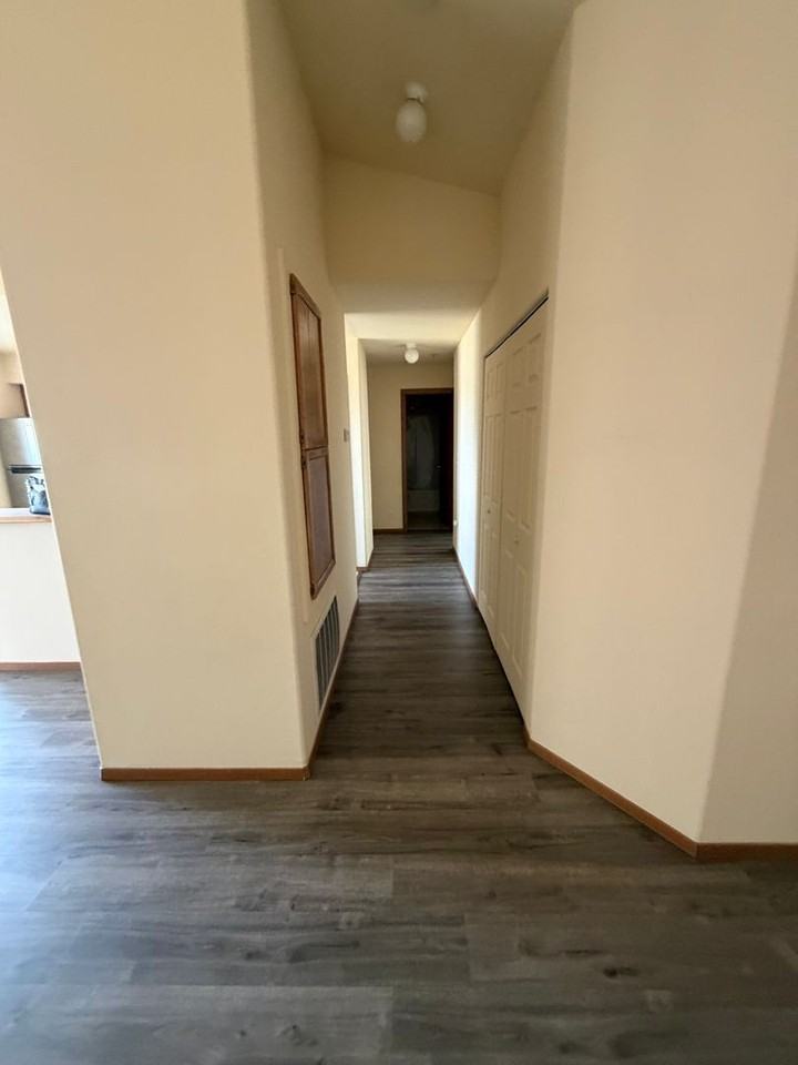Building J - Photo 5 of 13