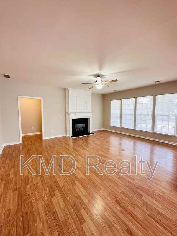 8419 Heron Glen Dr - Photo 5 of 14