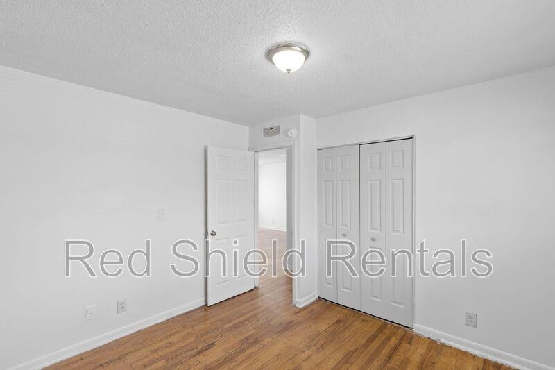 944 Holmes Rd #5 - Photo 5 of 15