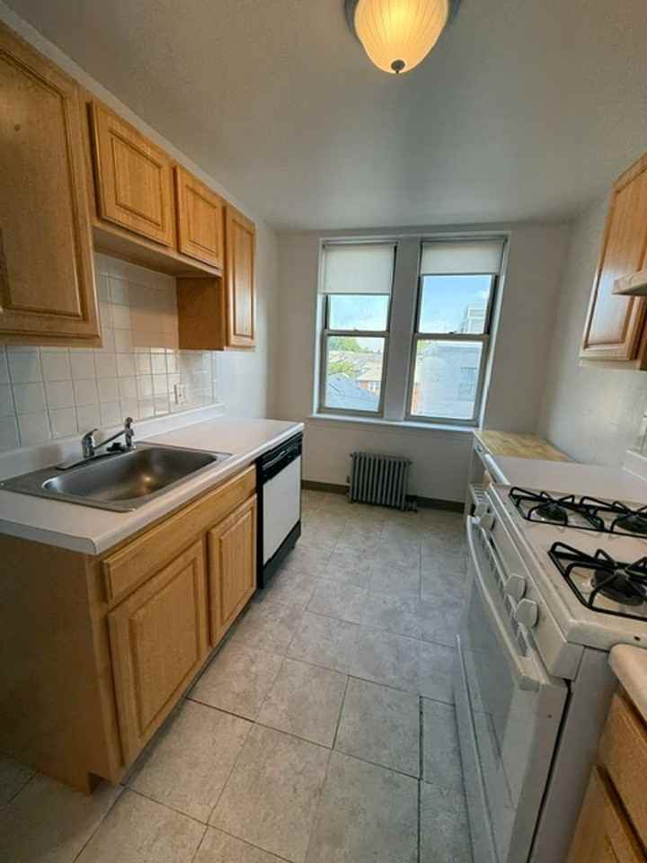28 Colborne Rd - Photo 4 of 6