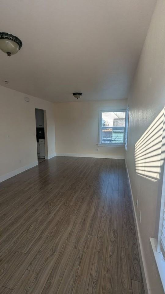 1019 1/2 5th St - Photo 3 of 7