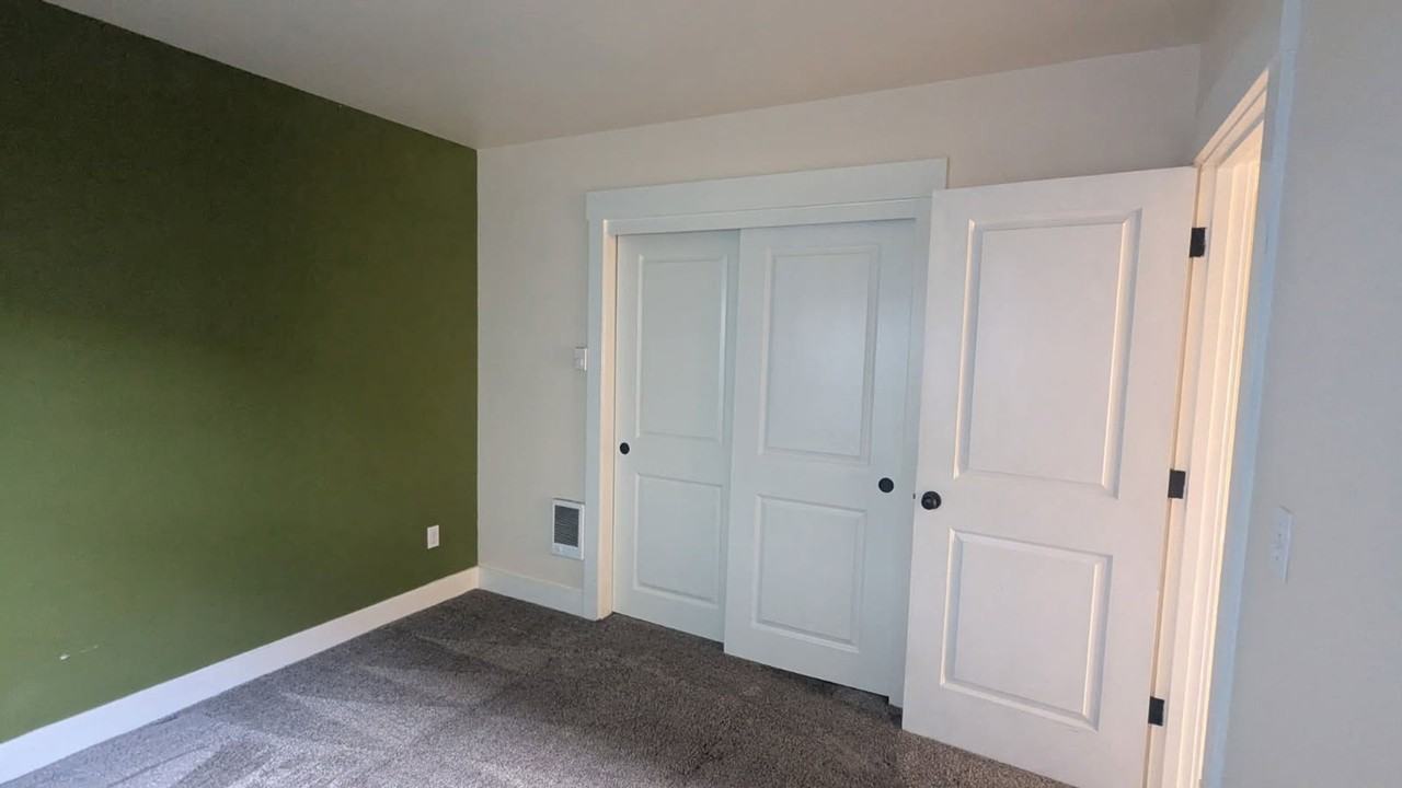 1019 1/2 5th St - Photo 6 of 7