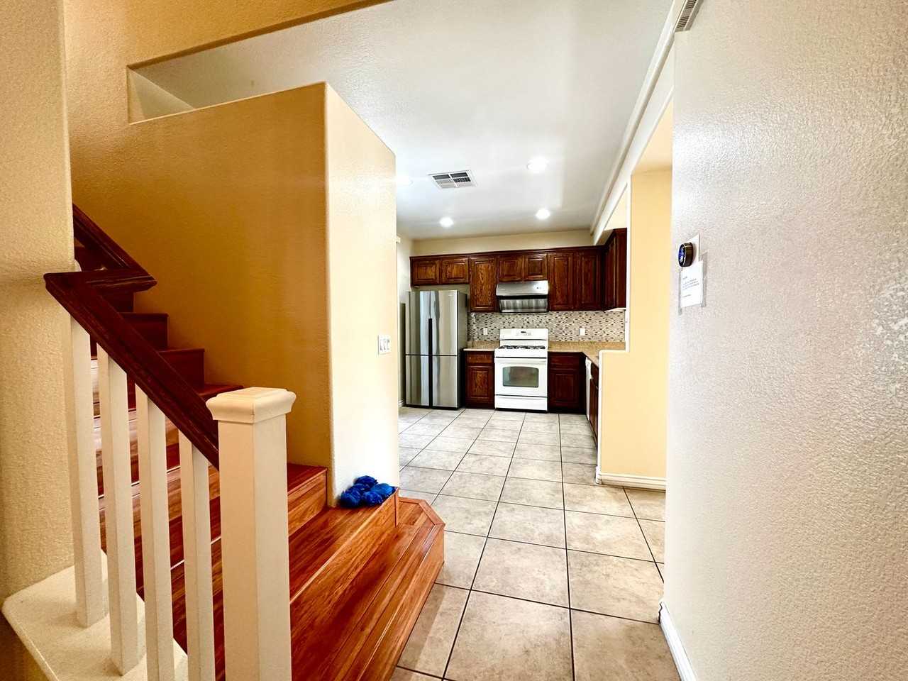 8137 Aurora Mist St - Photo 7 of 24