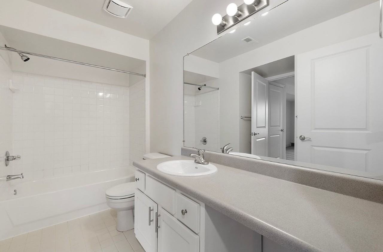 Whispering Lakes Apts - Photo 3 of 7