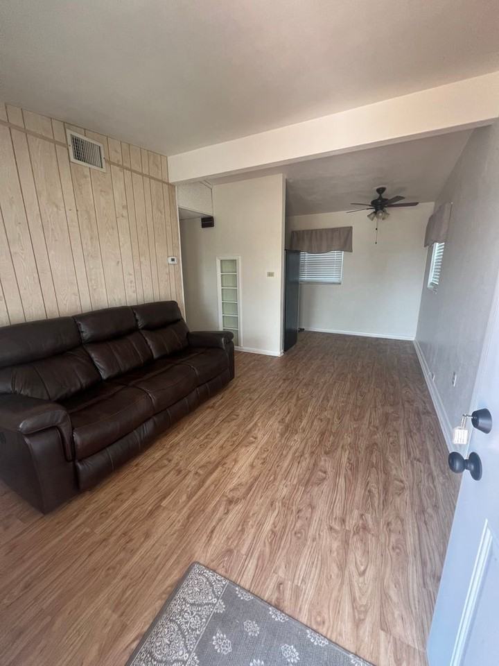 3469 Normandy Dr - Photo 3 of 12