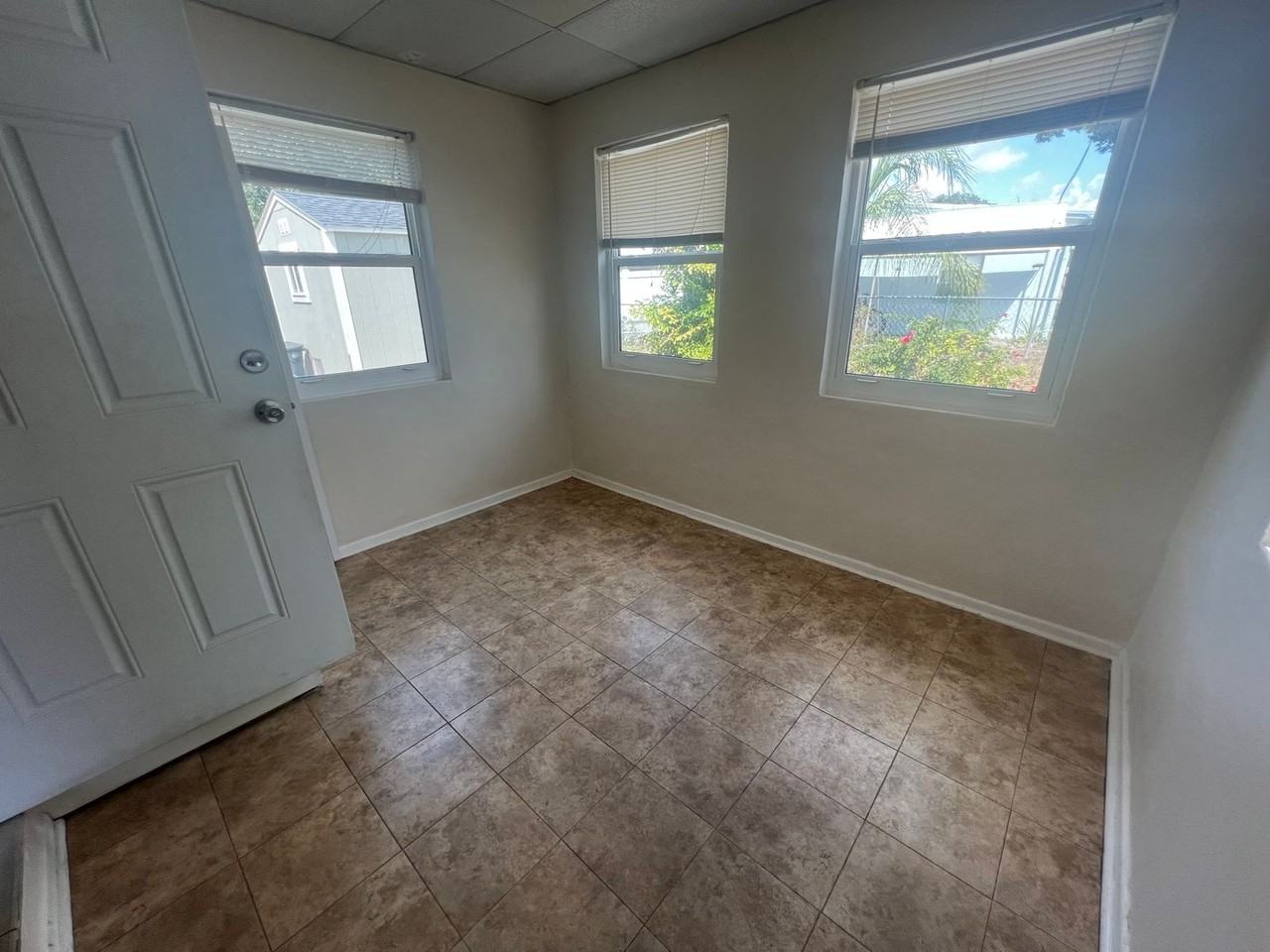 3469 Normandy Dr - Photo 6 of 12