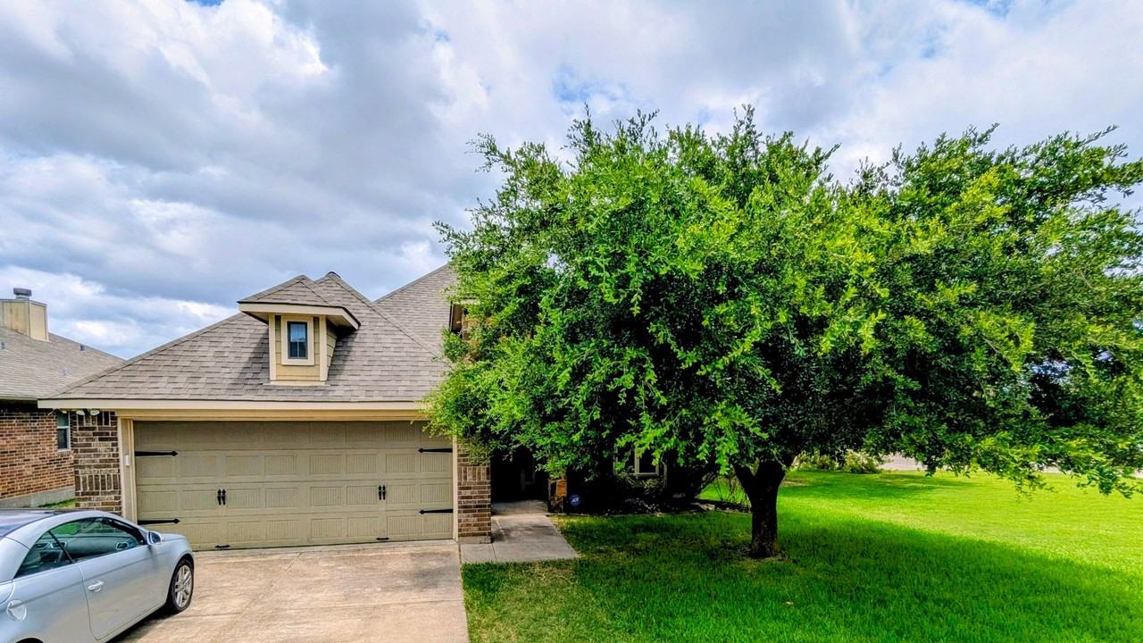 15417 Meadow Pass