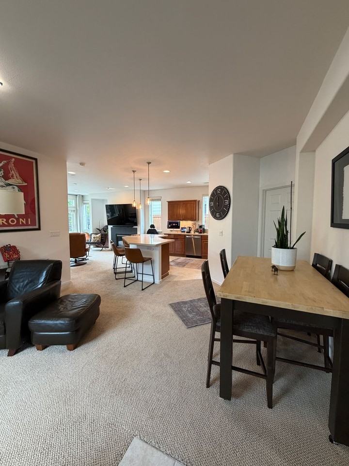 4146 Bainbridge Ct Ne - Photo 3 of 18