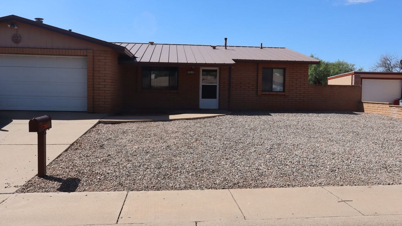 4858 Evergreen Dr - Photo 2 of 24