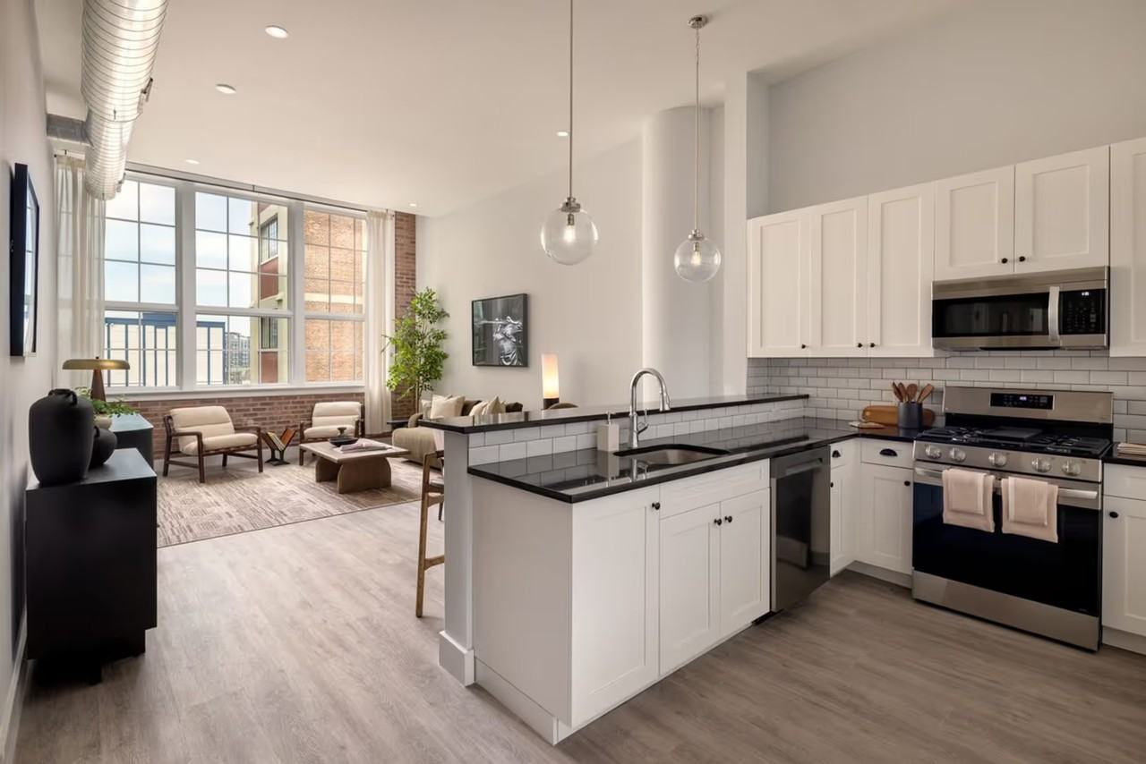 315 15th St - Photo 4 of 8