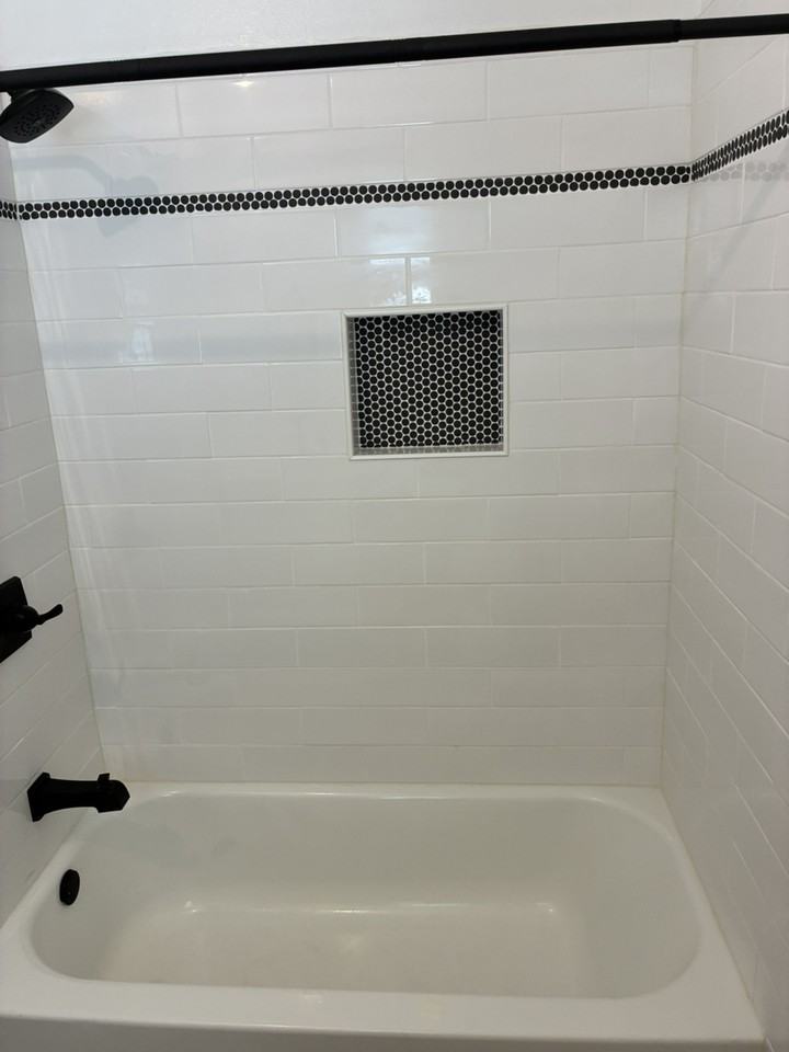 211 Loomis Ave - Photo 3 of 11