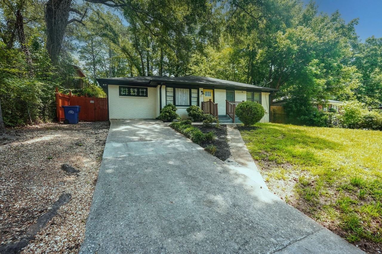 1090 Indale Pl Sw - Photo 2 of 18