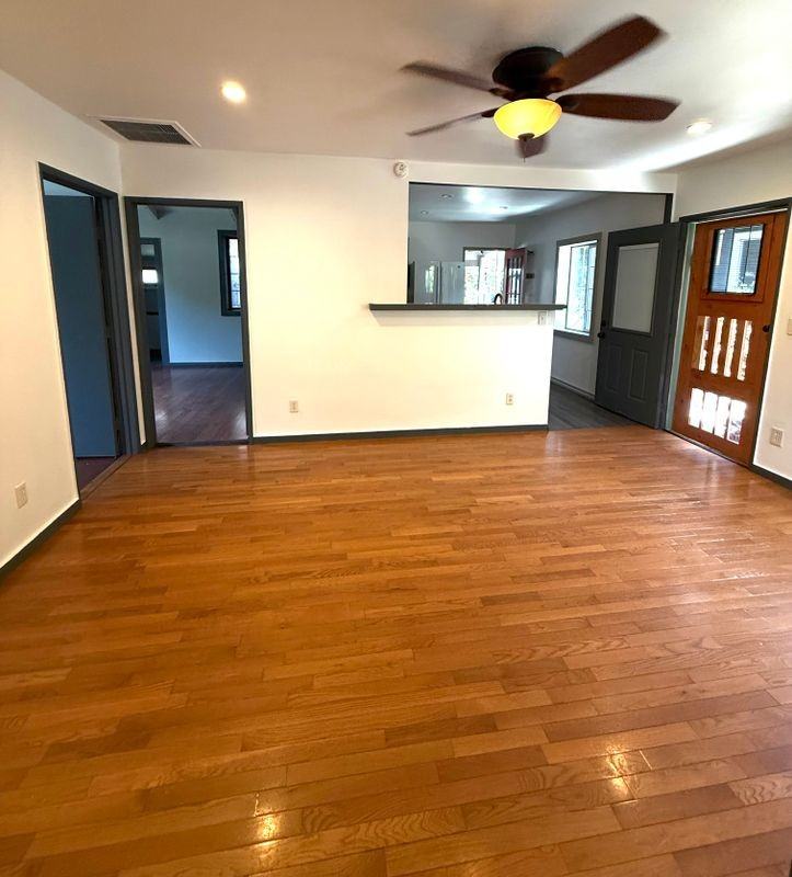 1233 Arlington Ave - Photo 4 of 10