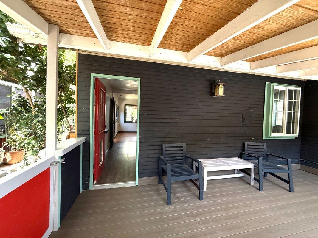 1233 Arlington Ave - Photo 5 of 10