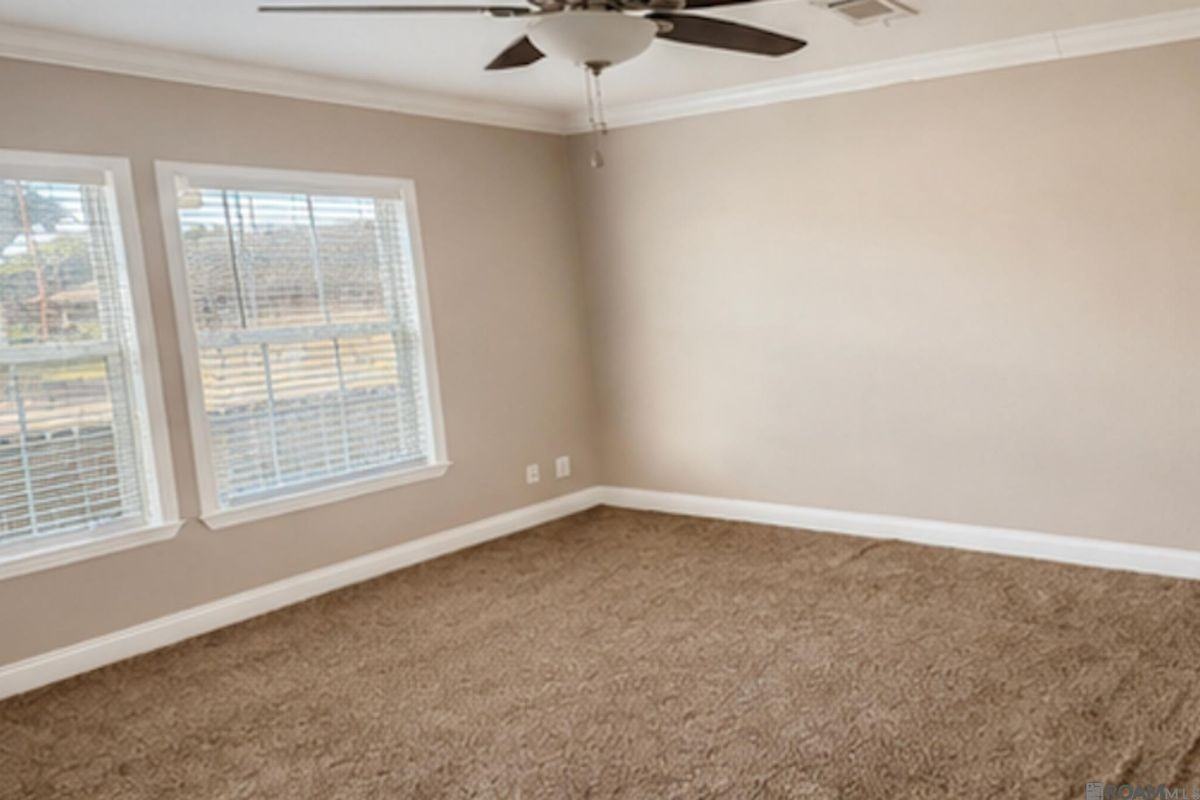 111 West Dr - Photo 5 of 10