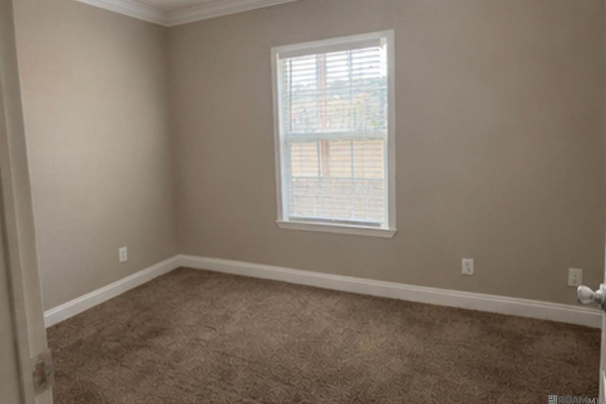 111 West Dr - Photo 7 of 10