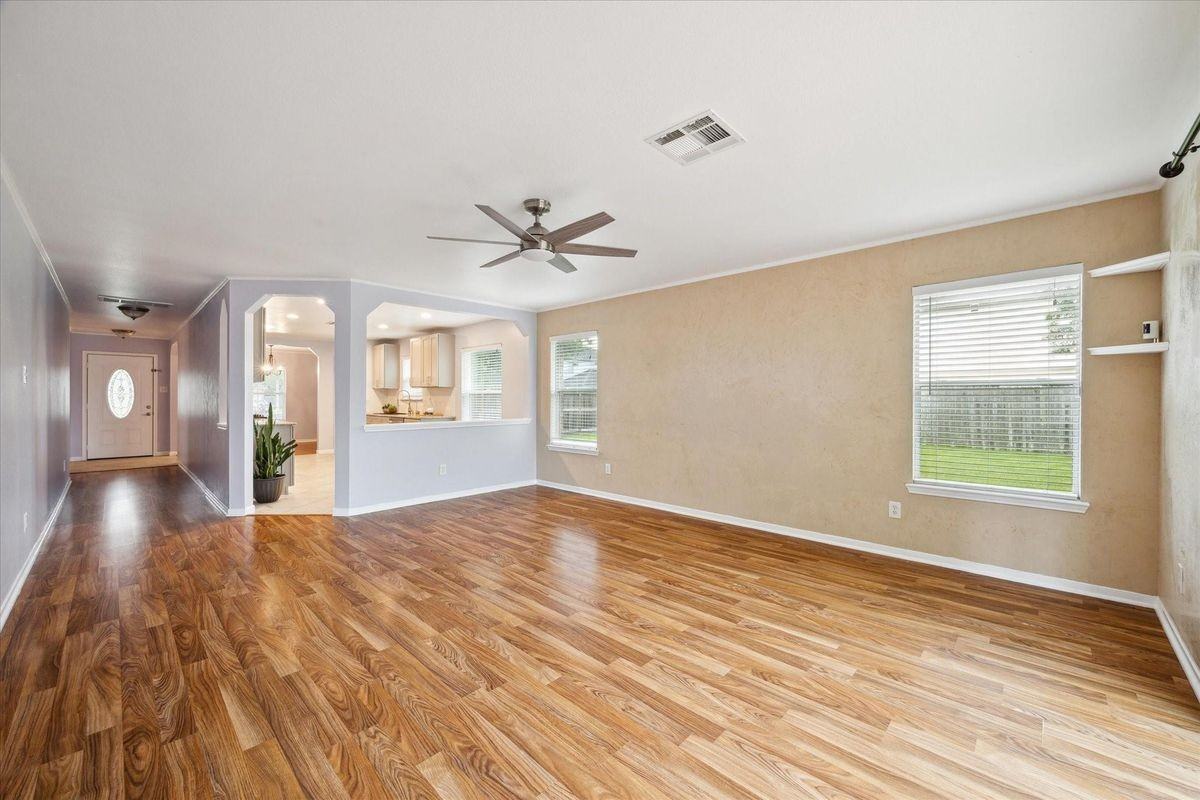 3402 Fox Ct - Photo 3 of 4