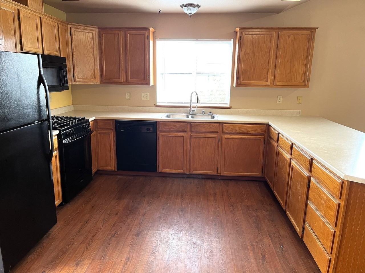 1426 Underwood Ct - Photo 5 of 16
