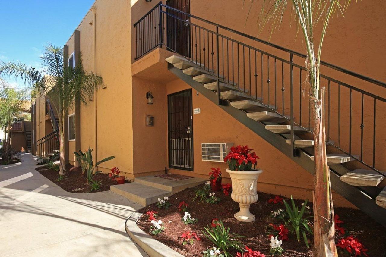 Spring Gardens Apartments - Photo 4 of 11