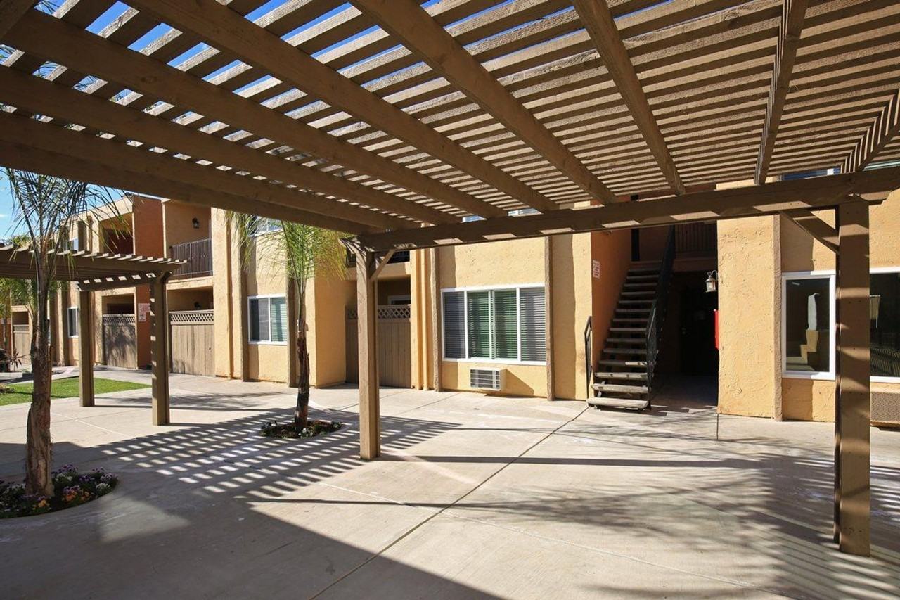 Spring Gardens Apartments - Photo 7 of 11