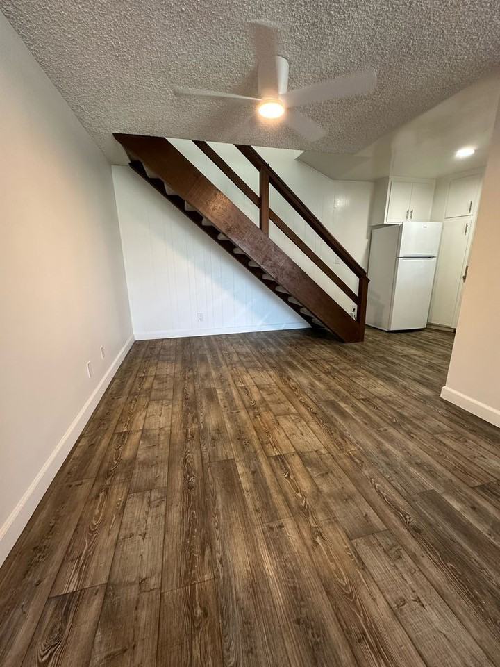 Versailles Apts. - Photo 7 of 18