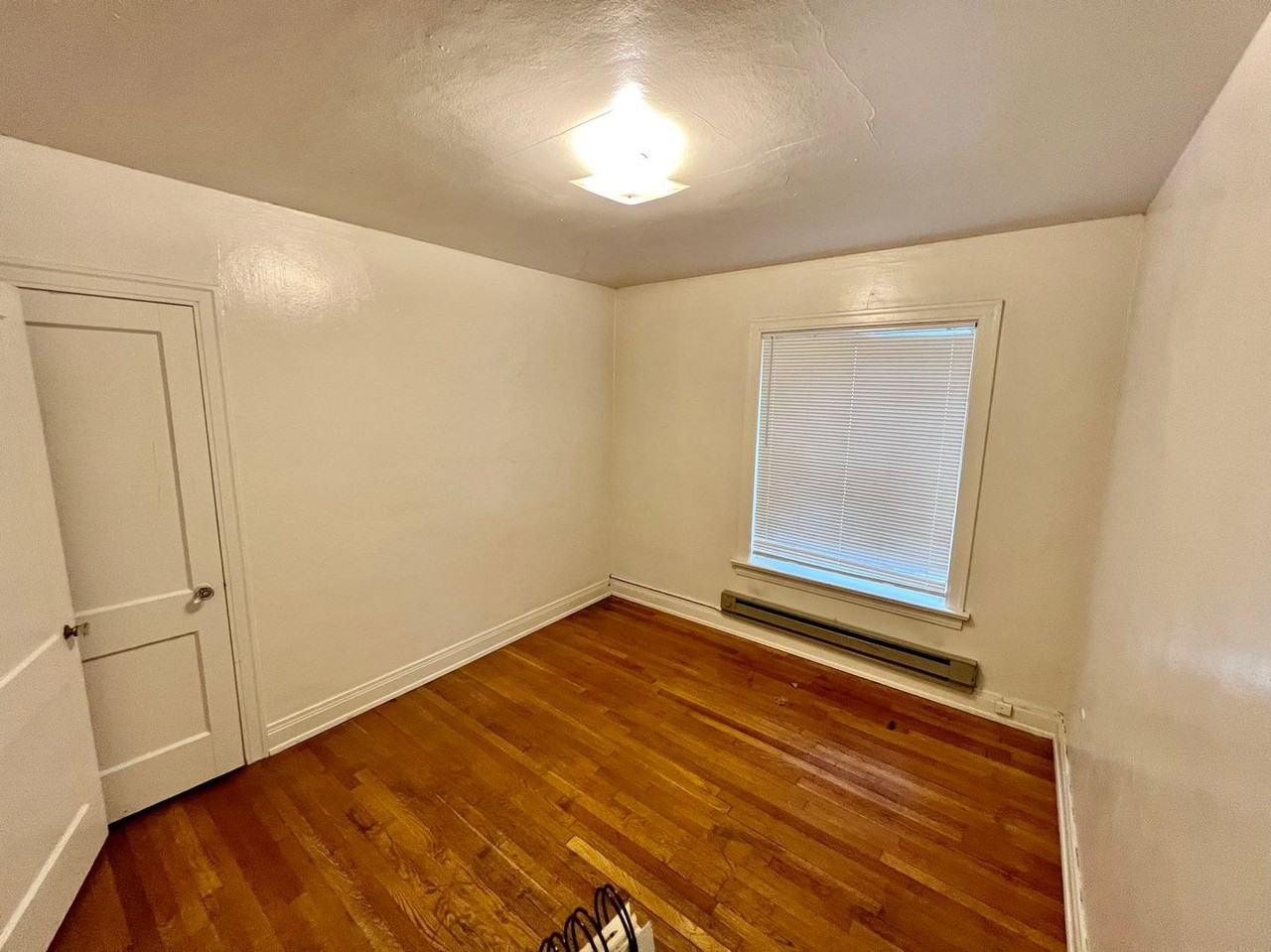 UW01 Levere-4105 Brooklyn Ave NE - Photo 7 of 31