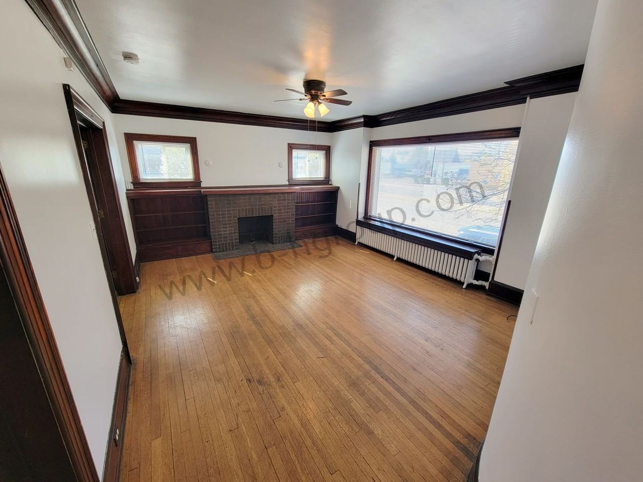 811 60th St - Photo 6 of 25