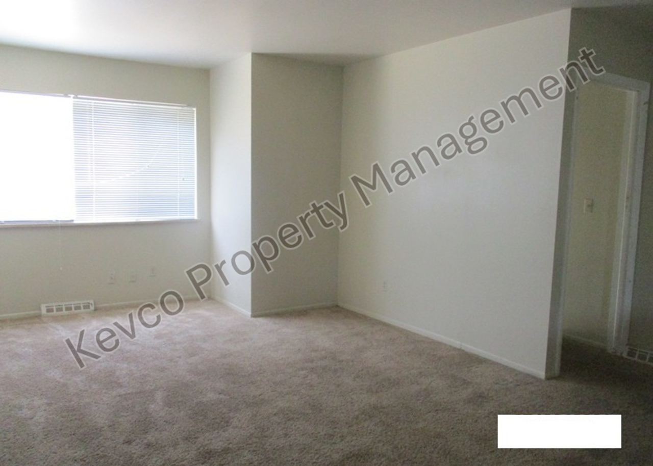 2801-2805 Stanford Rd - Photo 2 of 39
