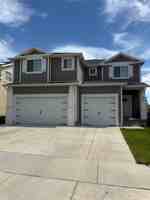 featured image of 454 E Rue Hugo