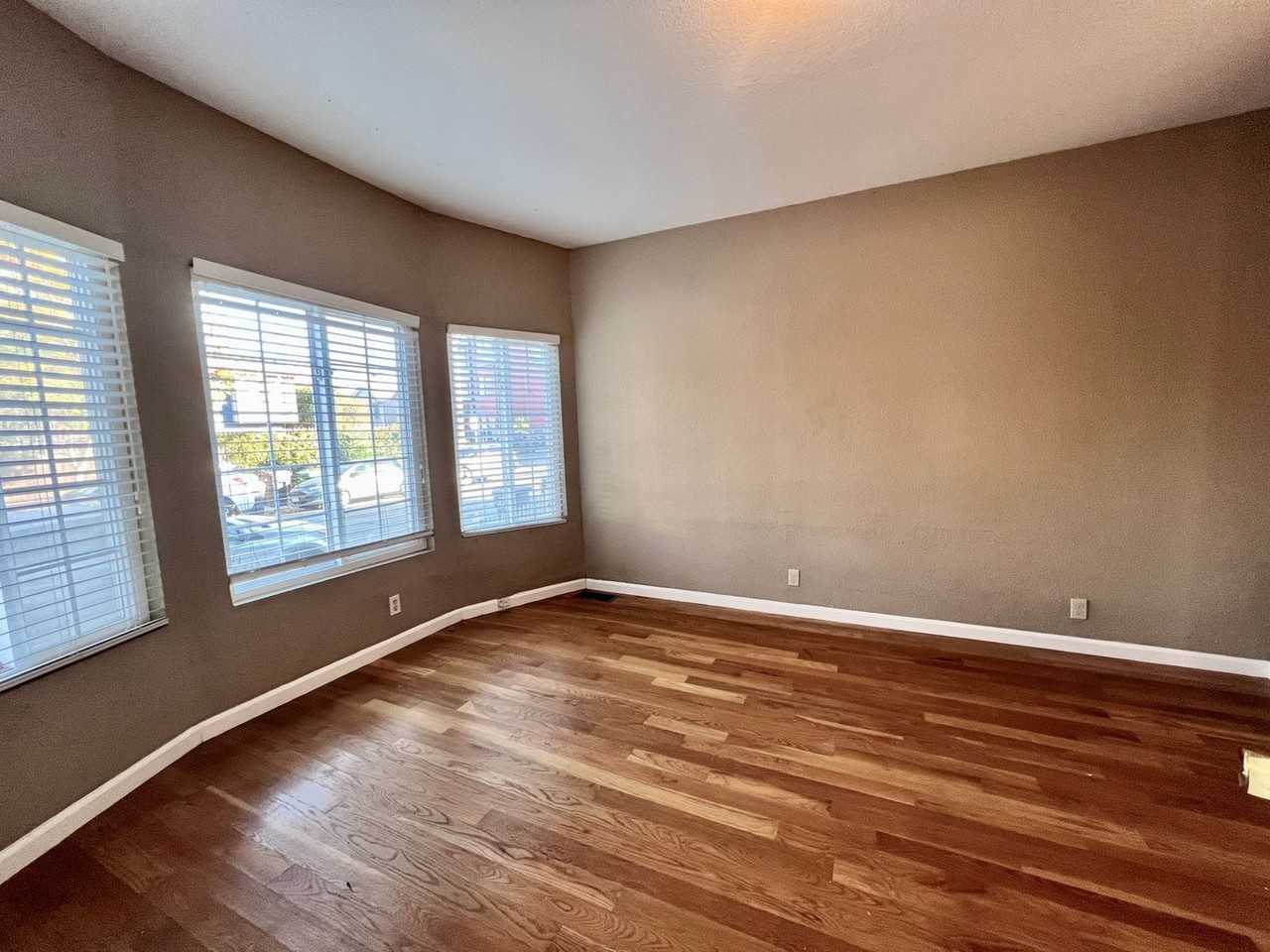 3209 Hannah St - Photo 4 of 18