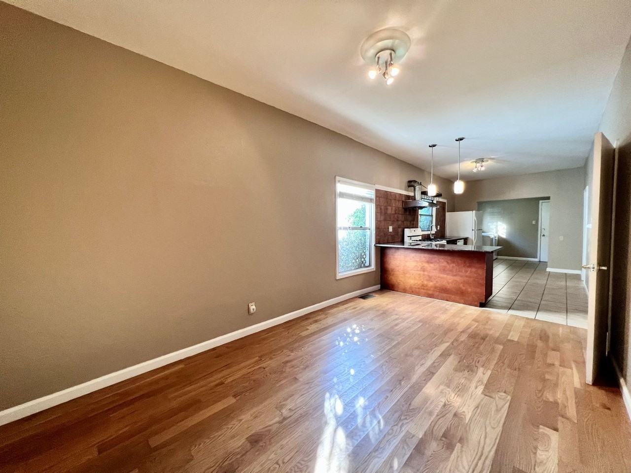 3209 Hannah St - Photo 6 of 18