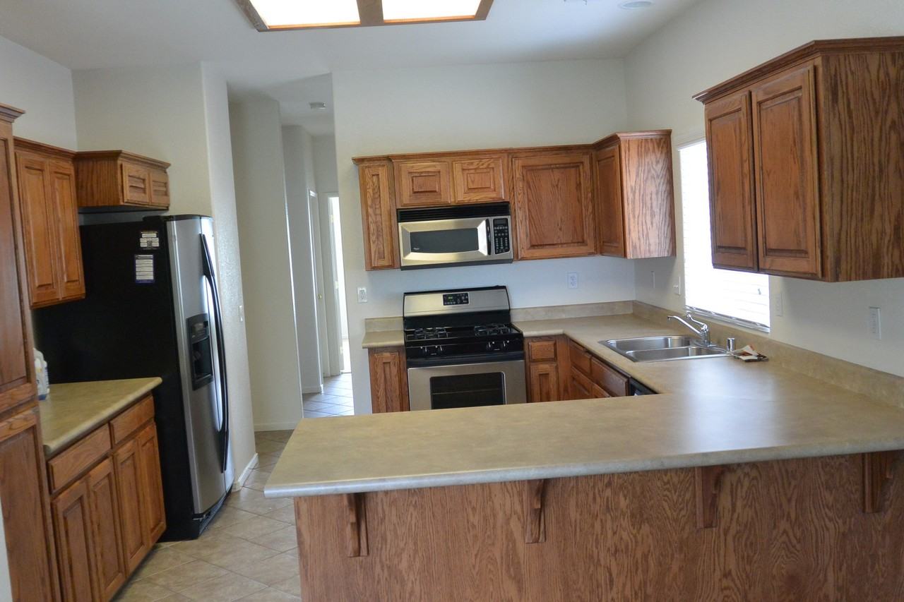 2228 E La Vida Ave - Photo 2 of 6