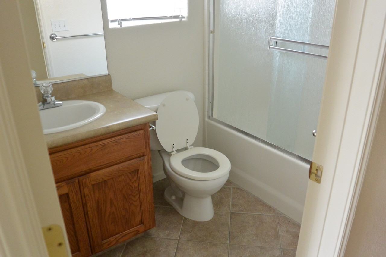 2228 E La Vida Ave - Photo 4 of 6