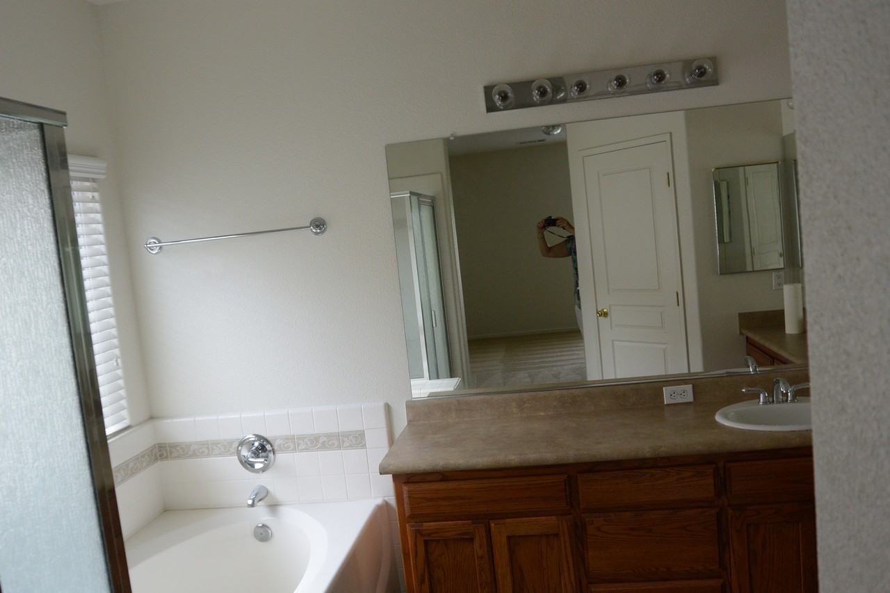 2228 E La Vida Ave - Photo 5 of 6