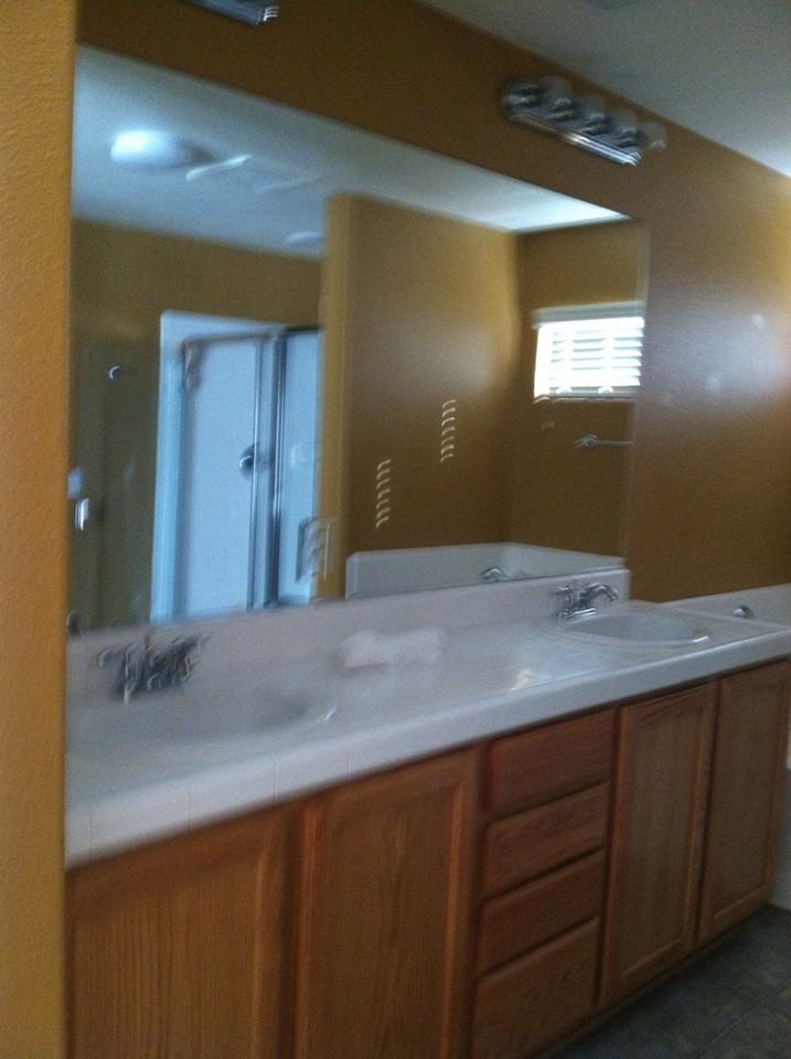 3337 W Tyler Ave - Photo 3 of 10