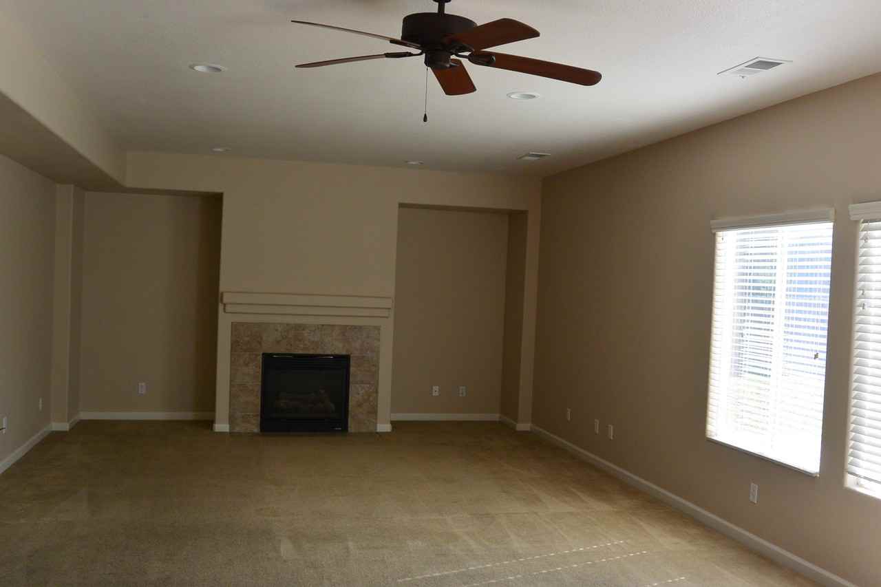 3337 W Tyler Ave - Photo 6 of 10