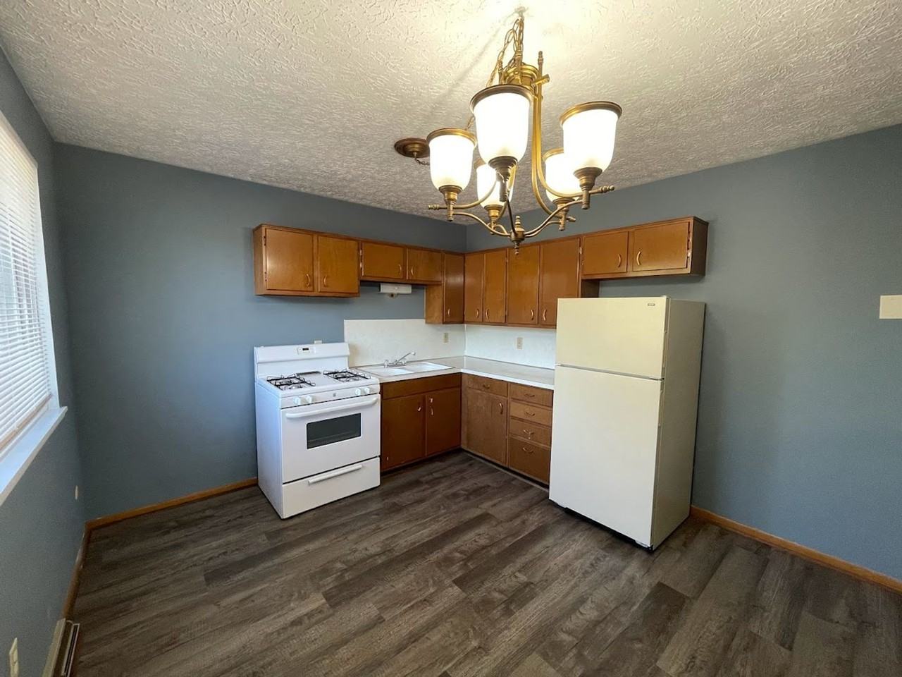 419 Austin Ave Nw - Photo 4 of 17
