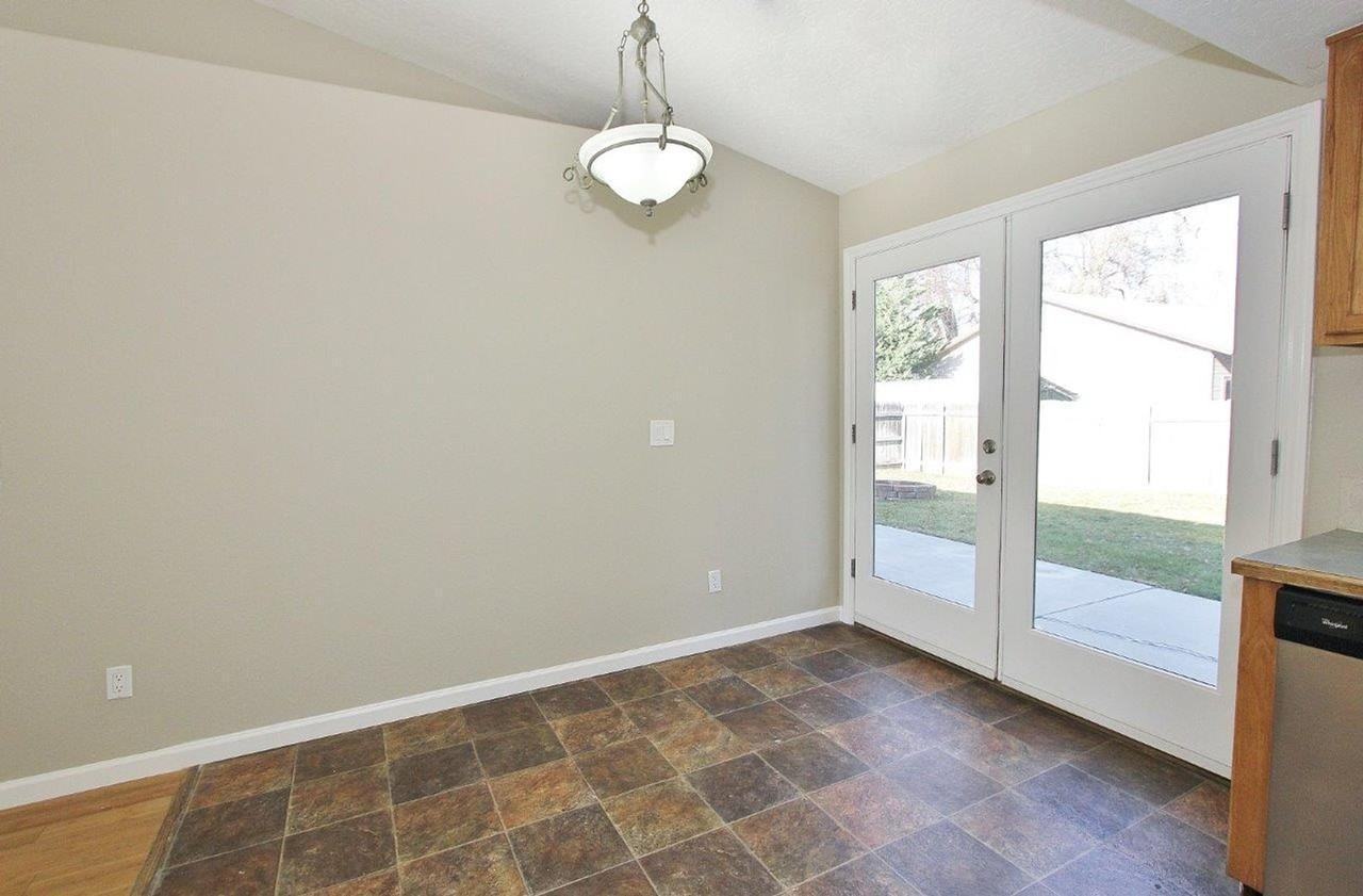 976 W Idaho Ave - Photo 7 of 24