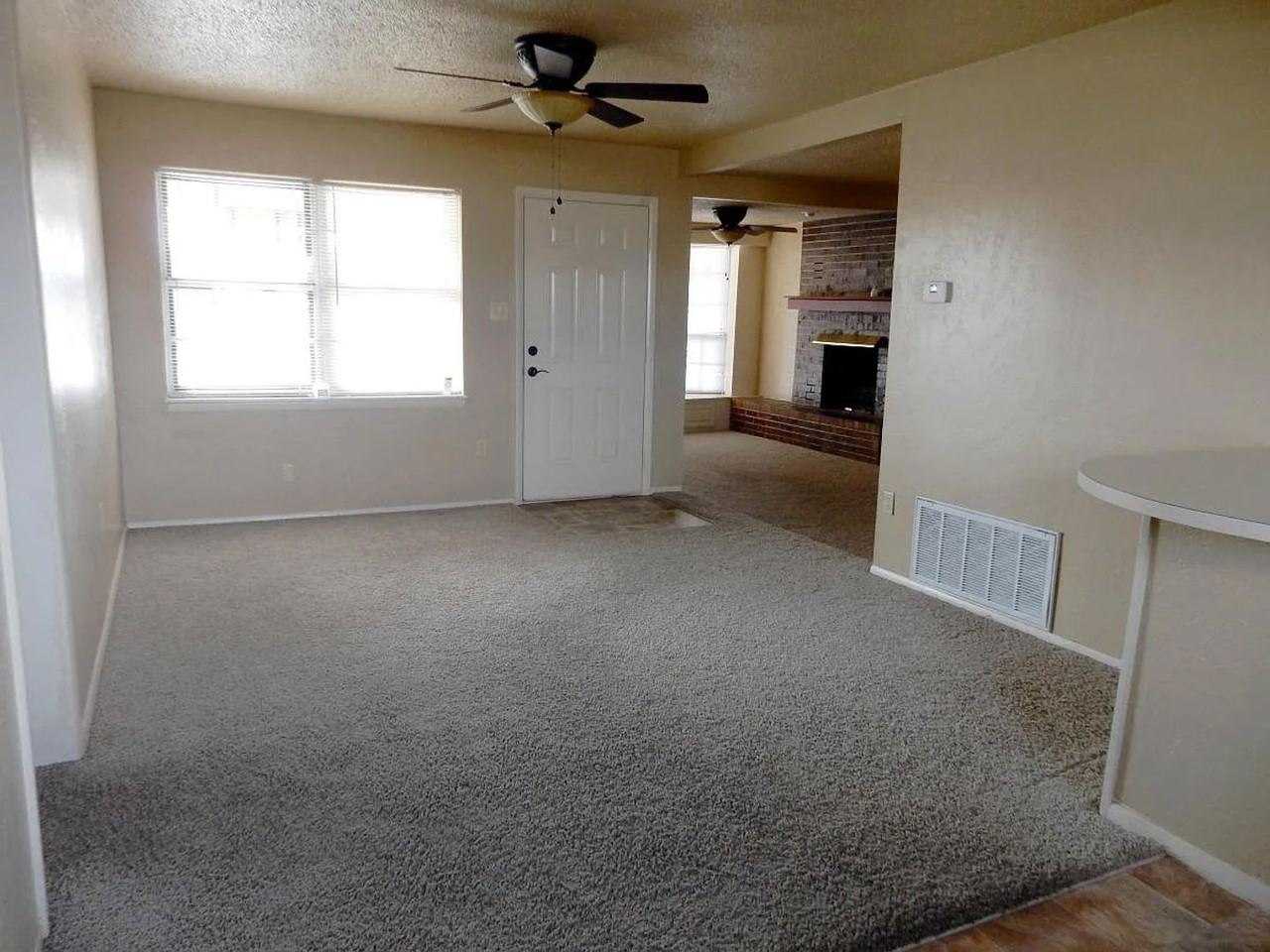 4923 Nw Lindy Ave - Photo 3 of 4