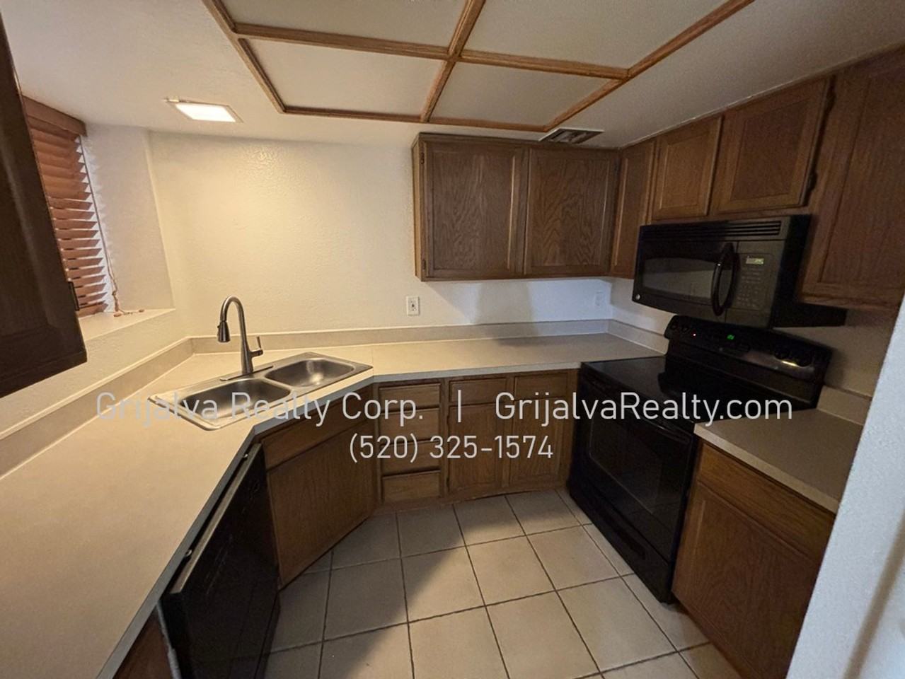 3120 E Corte De La Raqueta - Photo 4 of 22