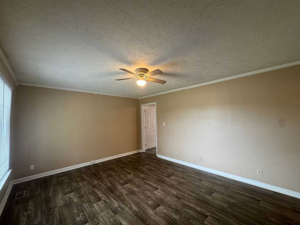 292 Audrea Ln - Photo 5 of 33