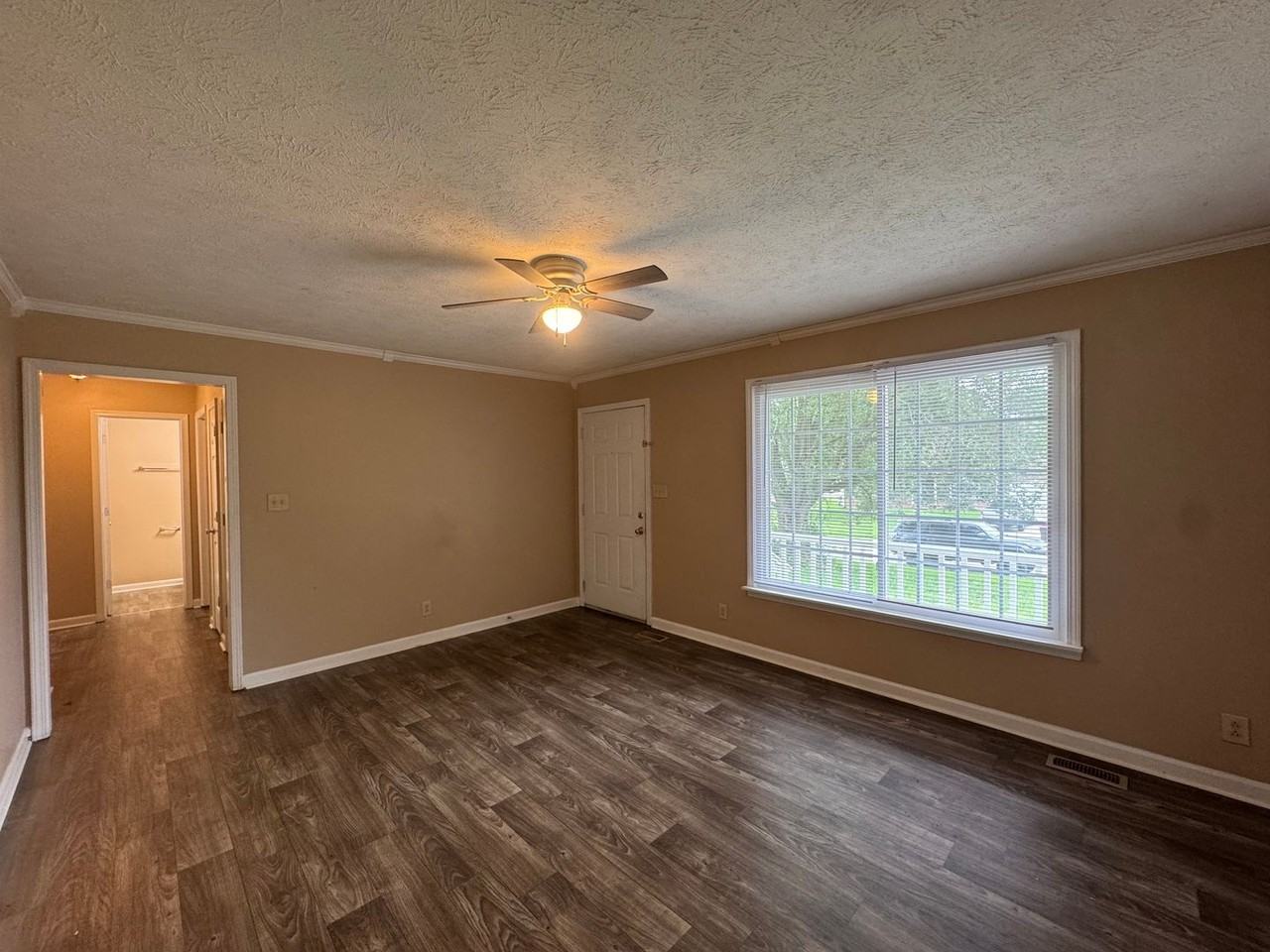 292 Audrea Ln - Photo 6 of 33