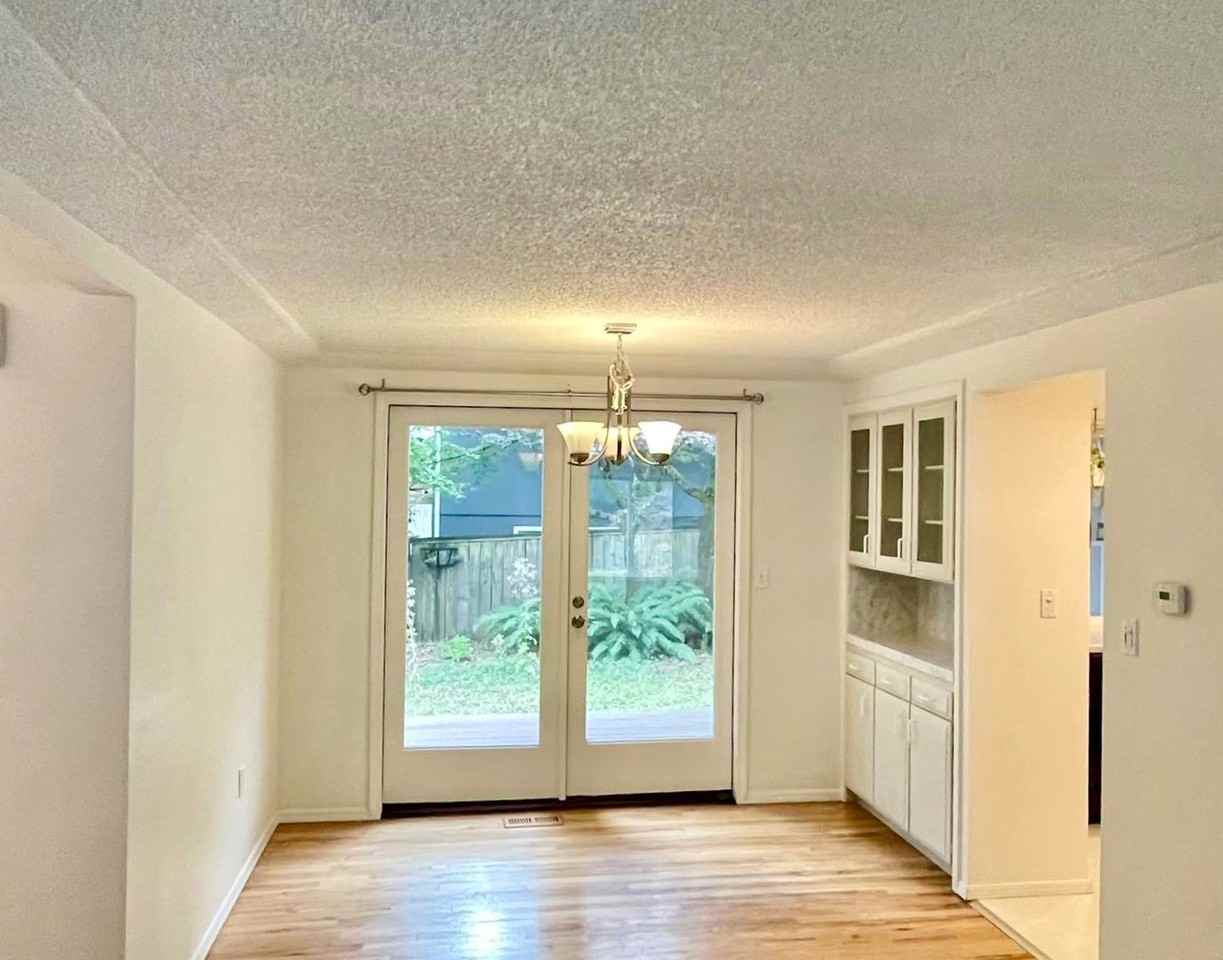 13807 Ne 76th St - Photo 5 of 22