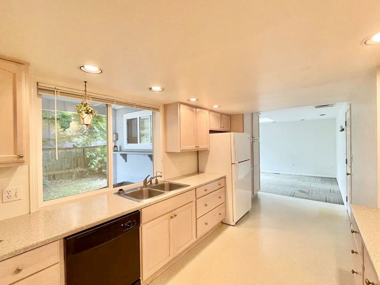 13807 Ne 76th St - Photo 7 of 22