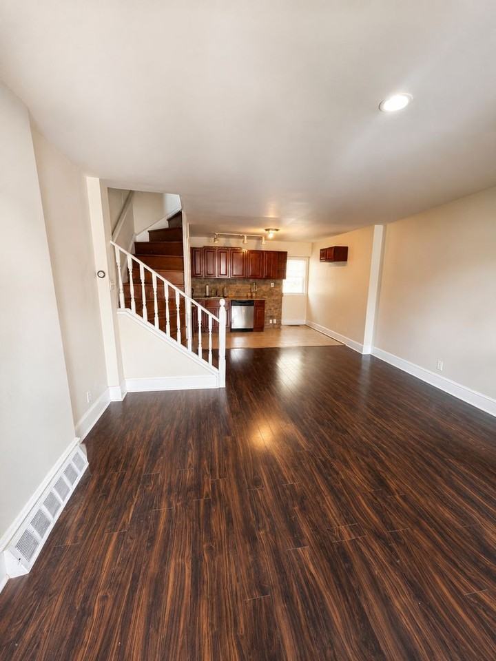 4523 Saint Davids St - Photo 2 of 23